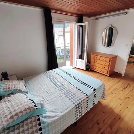 Hébergement de vacances Grande Maison De Avec Jardin Garanou